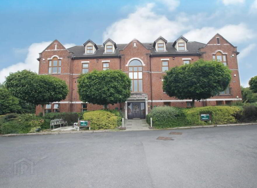 9 Mayfield Mansion Square, Newtownabbey, BT36 7WT photo