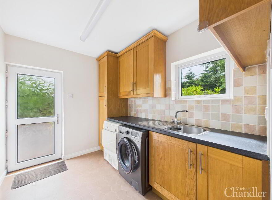 40 Blenheim Park, Carryduff, Castlereagh, Belfast, BT8 8NN