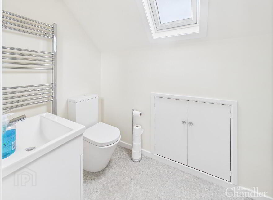 40 Blenheim Park, Carryduff, Castlereagh, Belfast, BT8 8NN