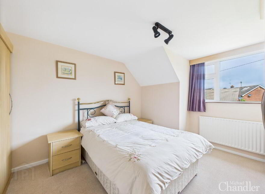 40 Blenheim Park, Carryduff, Castlereagh, Belfast, BT8 8NN