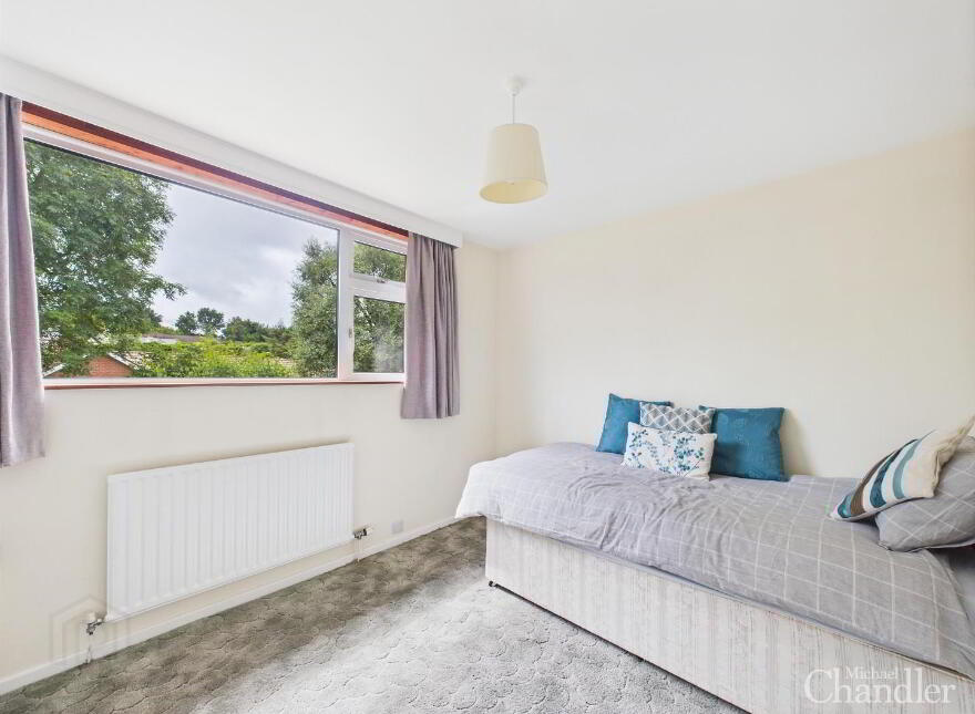 40 Blenheim Park, Carryduff, Castlereagh, Belfast, BT8 8NN