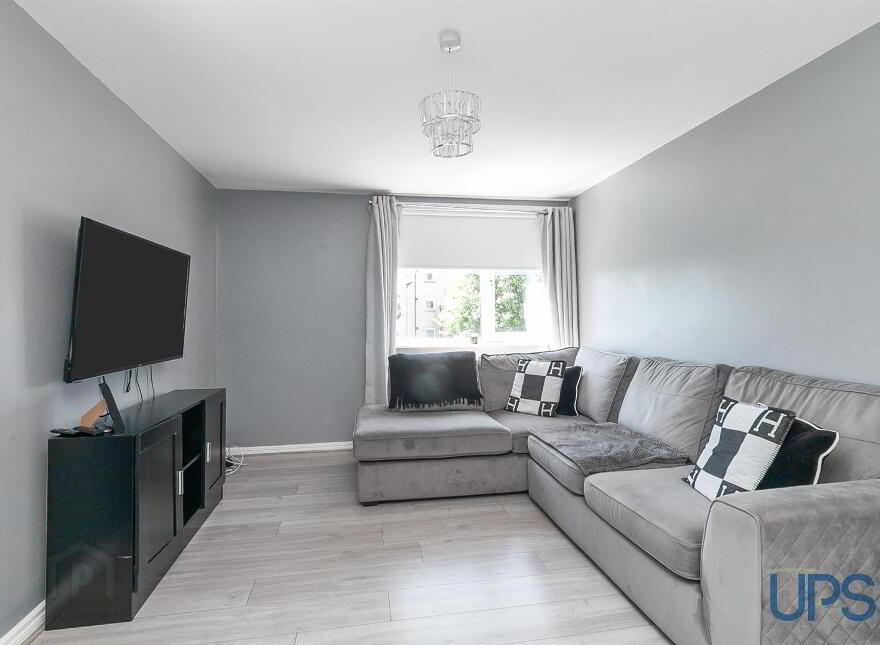 17 Broom Park Heights, Twinbrook, Belfast, BT17 0JJ