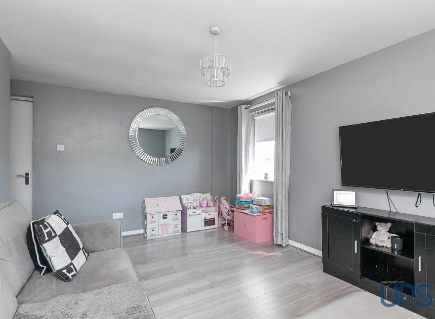 17 Broom Park Heights, Twinbrook, Belfast, BT17 0JJ