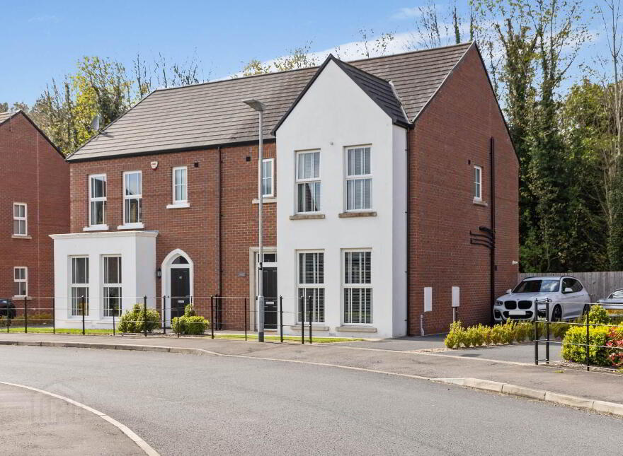 48 Eaton Park, Dunmurry, Belfast, BT17 9FX photo