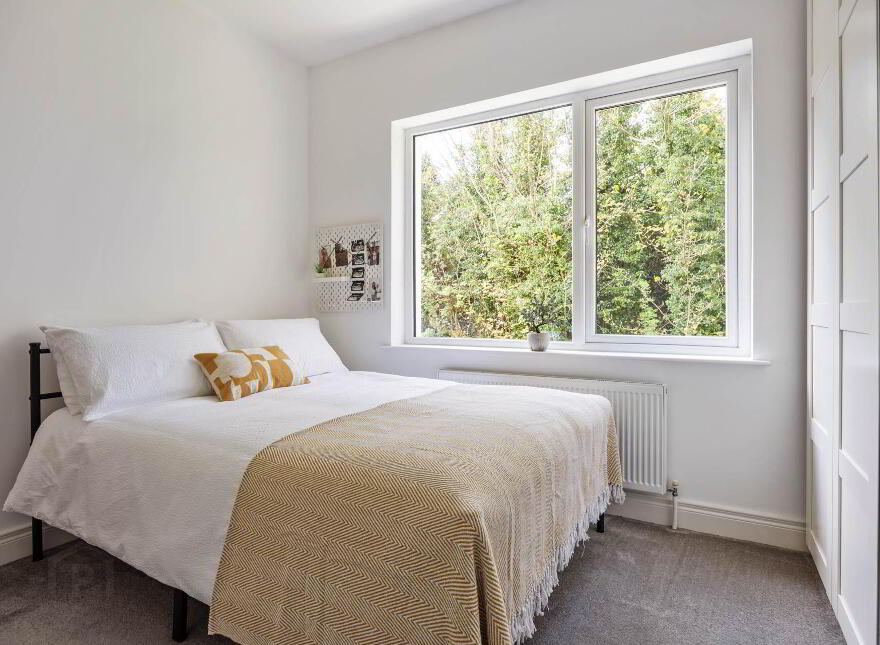 48 Eaton Park, Dunmurry, Belfast, BT17 9FX