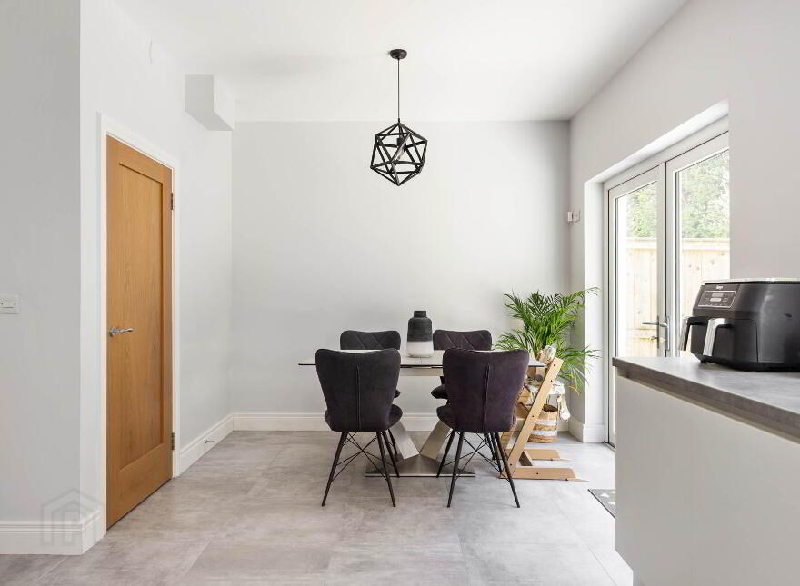 48 Eaton Park, Dunmurry, Belfast, BT17 9FX