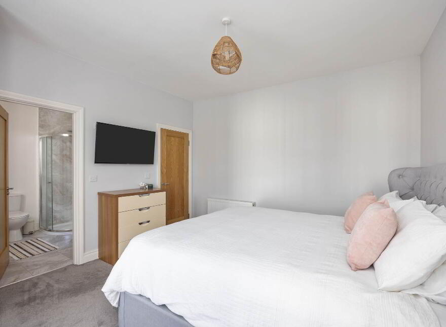 48 Eaton Park, Dunmurry, Belfast, BT17 9FX