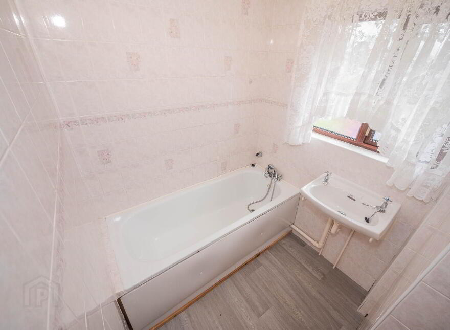 1 Annadale Crescent, Belfast, BT7 3DJ