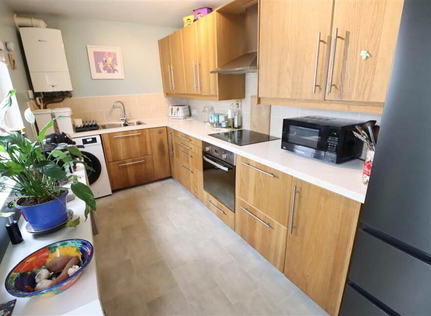 6 Queen Victoria Street, Belfast, BT5 5BG