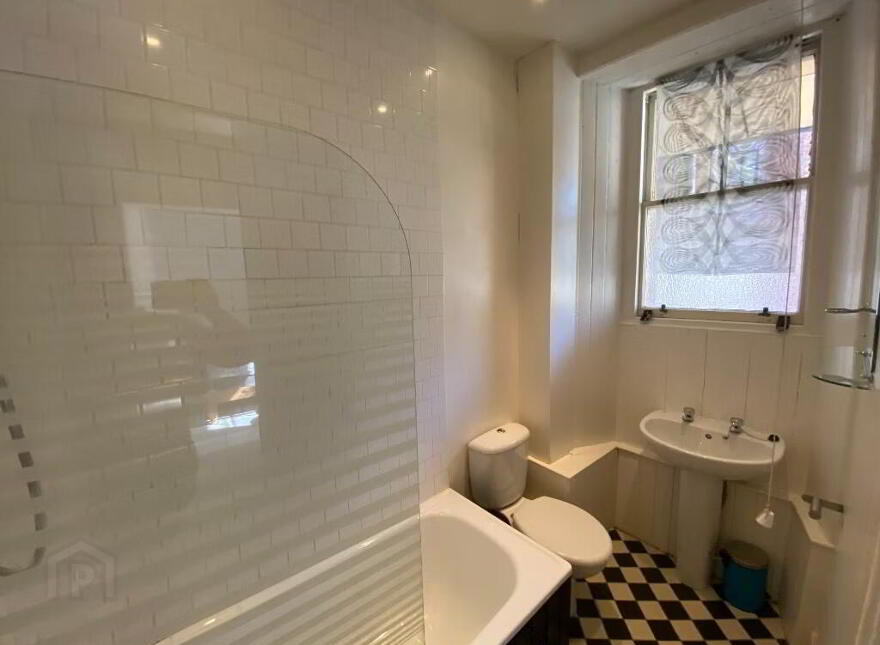 114 Canongate, Edinburgh, EH8 8DD