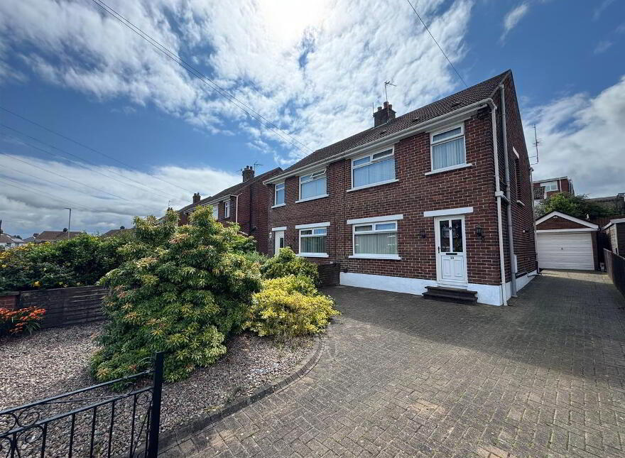 13 Derrymore Avenue, Glengormley, Newtownabbey, BT36 7AA photo
