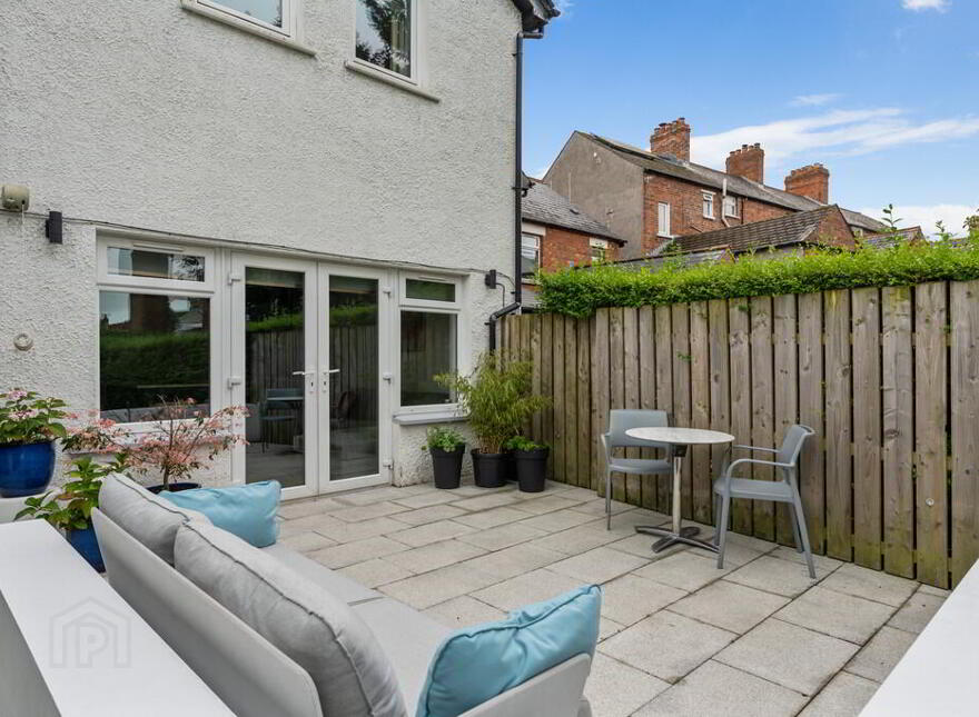 100 North Road, Belfast, BT4 3DJ