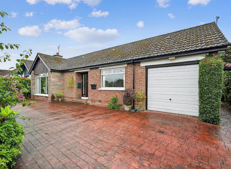 7 Clonmore Park, Lisburn, BT27 4EU