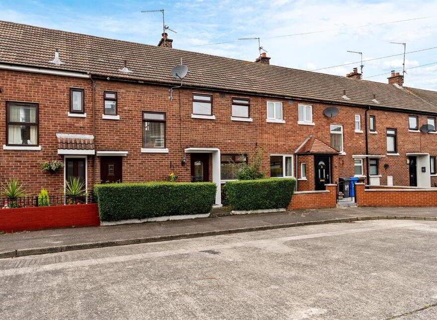 31 Creeve Walk, Andersonstown, Belfast, BT11 8GU photo