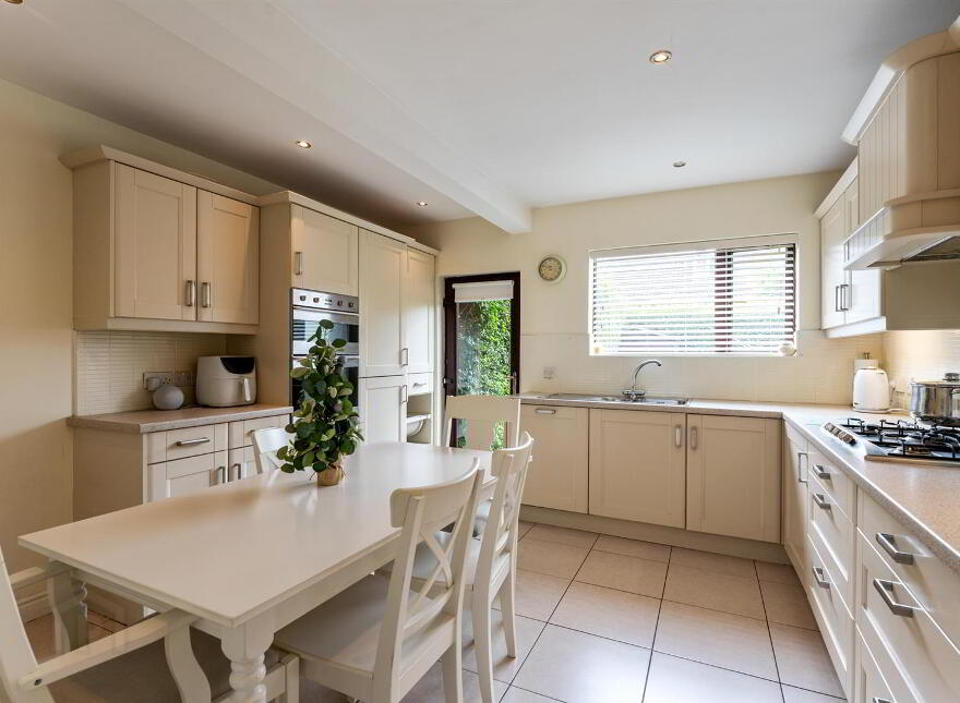 31 Creeve Walk, Andersonstown, Belfast, BT11 8GU