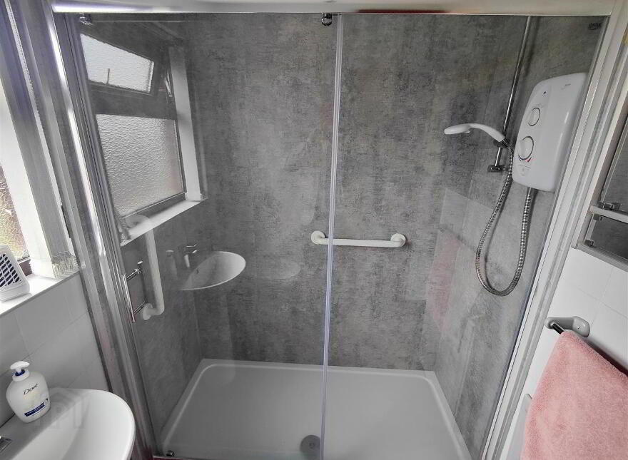 16 Springvale Parade, Belfast, BT14 8DB