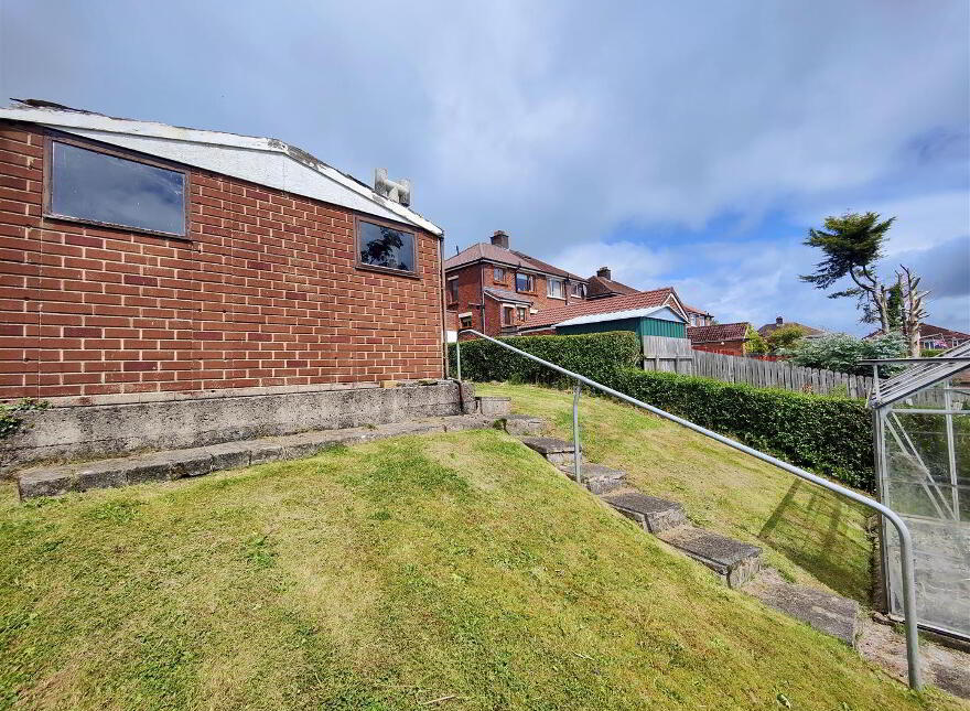 16 Springvale Parade, Belfast, BT14 8DB