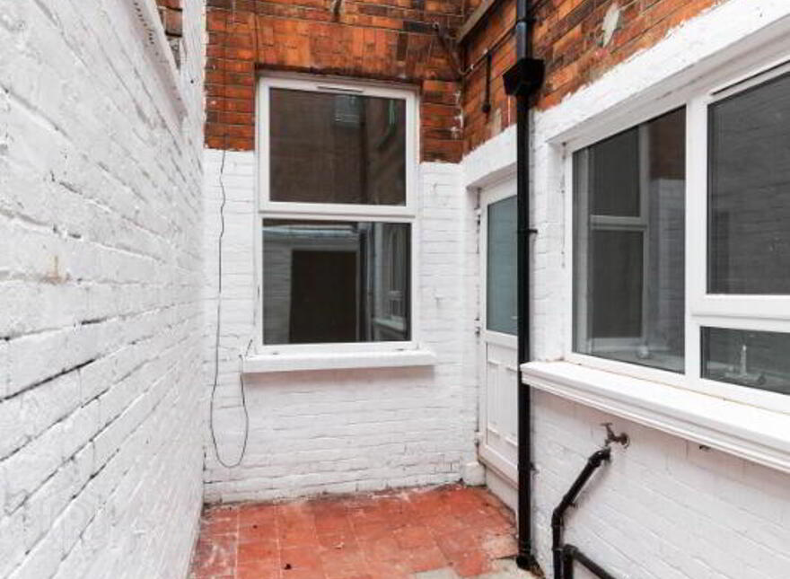 32 Agincourt Avenue, Belfast, BT7 1QA
