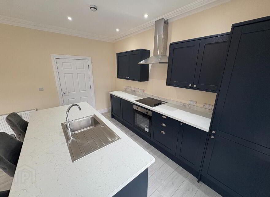 Apt 3, 112 Eglantine Avenue, Belfast, BT9 6EU