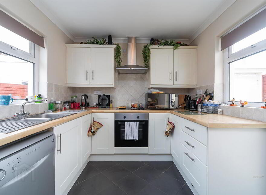 41 Cherryhill Crescent, Dundonald, Belfast, BT16 1JQ