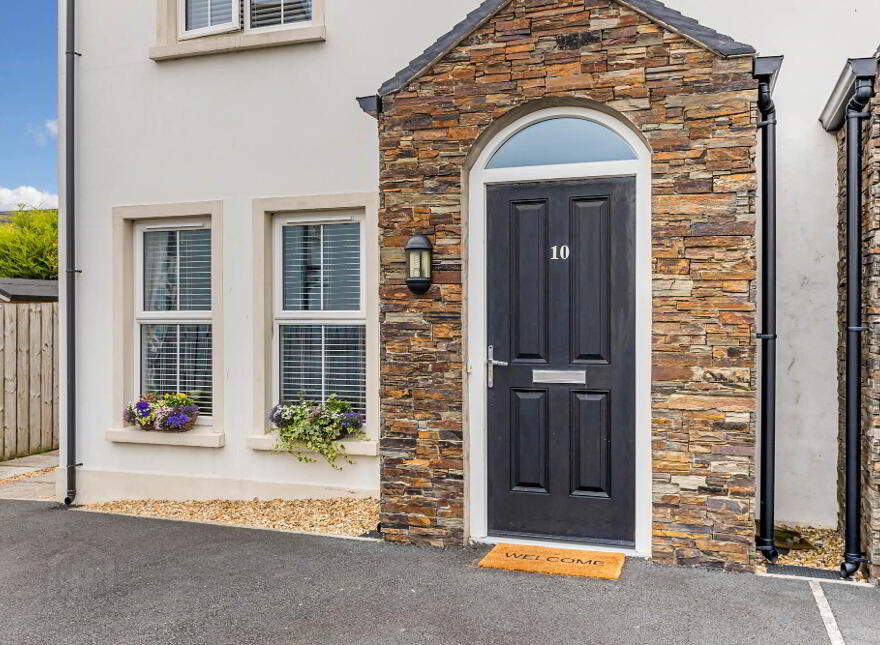 10 Chancellors Court, Dromore, BT25 1TU