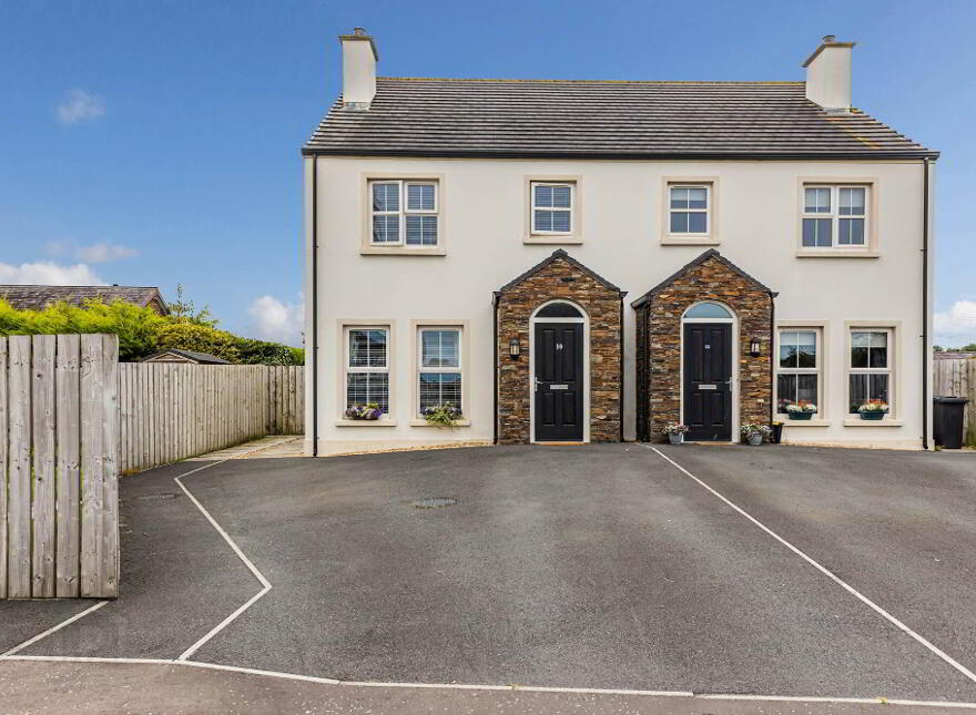 10 Chancellors Court, Dromore, BT25 1TU
