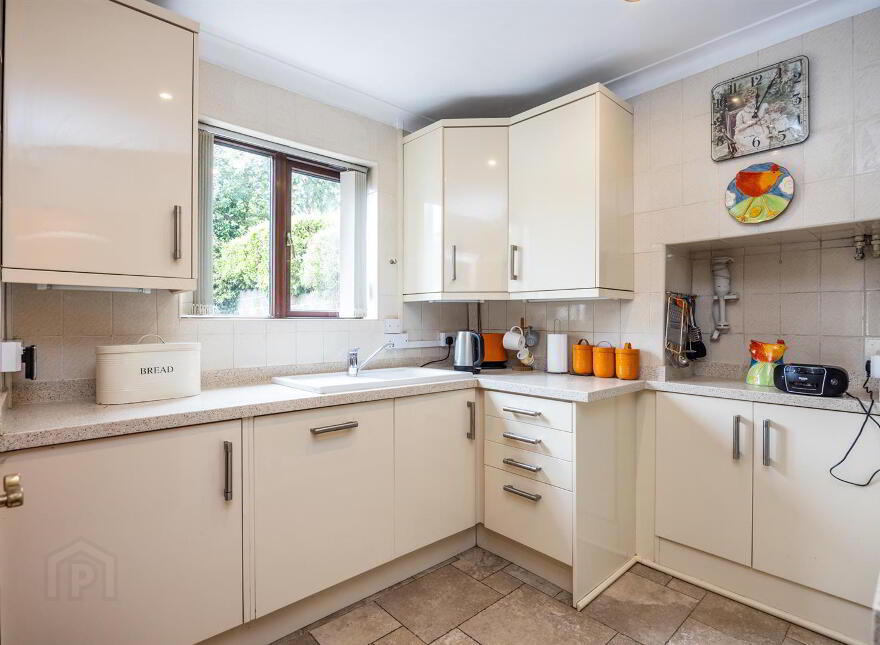 23 Shanlieve Park, Belfast, BT14 8JE