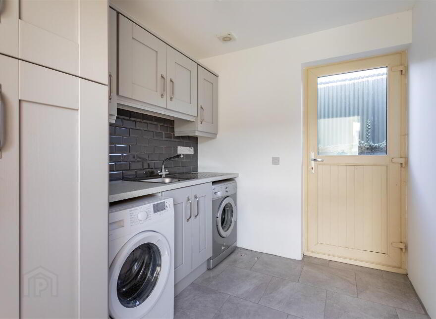 69 Carsonstown Road, Saintfield, BT24 7EB