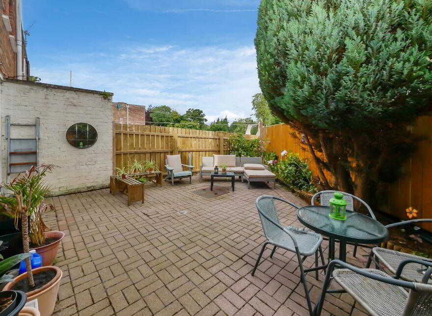 26 Mount Merrion Gardens, Off Mount Merrion Avenue, Belfast, BT6 0FW