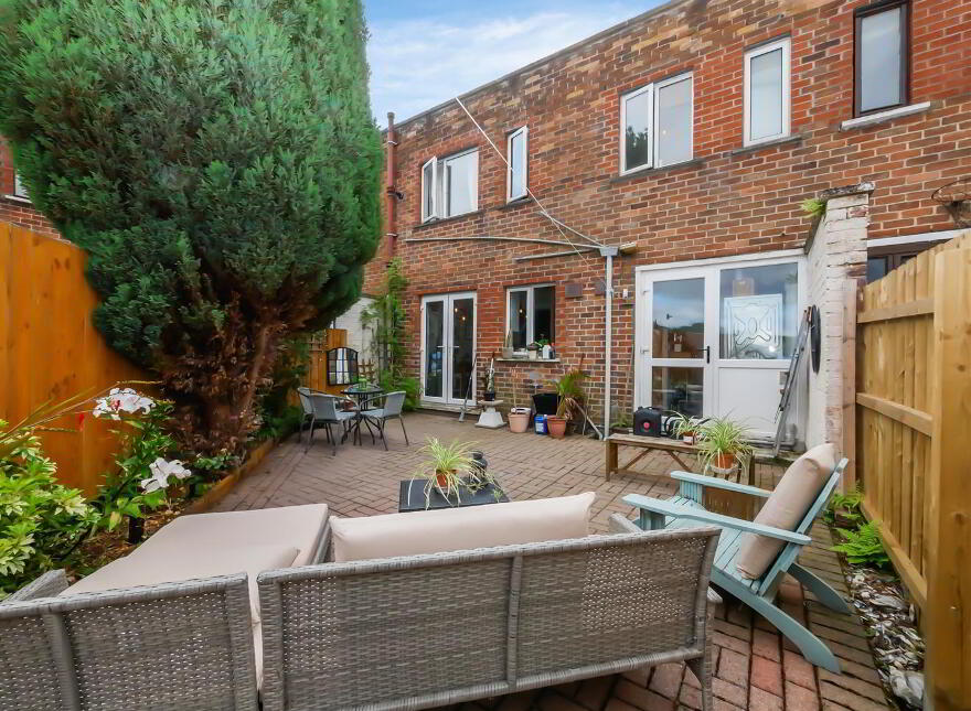 26 Mount Merrion Gardens, Off Mount Merrion Avenue, Belfast, BT6 0FW
