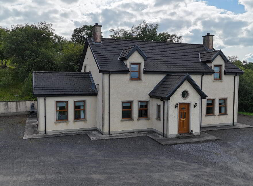 27 Meencaragh Road, Castlederg, BT81 7RJ