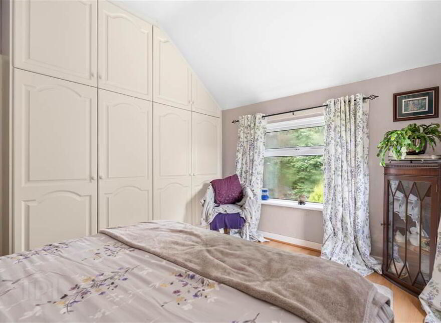 48 Moorfields Road, Ballymena, BT42 3BT