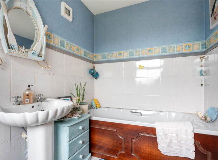 48 Moorfields Road, Ballymena, BT42 3BT