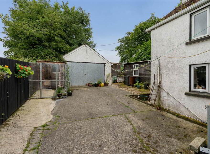 48 Moorfields Road, Ballymena, BT42 3BT