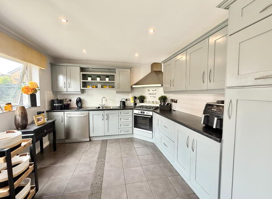 99 Elmvale, Culmore, Derry, BT48 8SJ