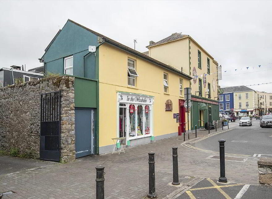 Paddy Foley's, 12 Grattan Square, Dungarvan, X35V670
