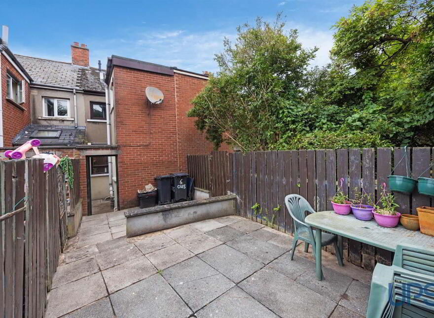 6 Iveagh Crescent, Falls Road, Belfast, BT12 6AW