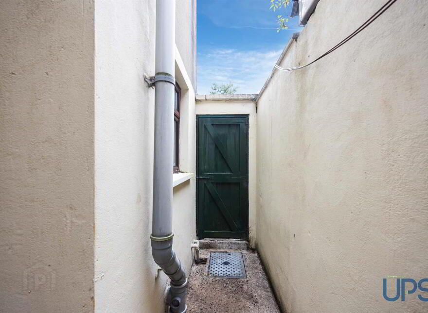 6 Iveagh Crescent, Falls Road, Belfast, BT12 6AW