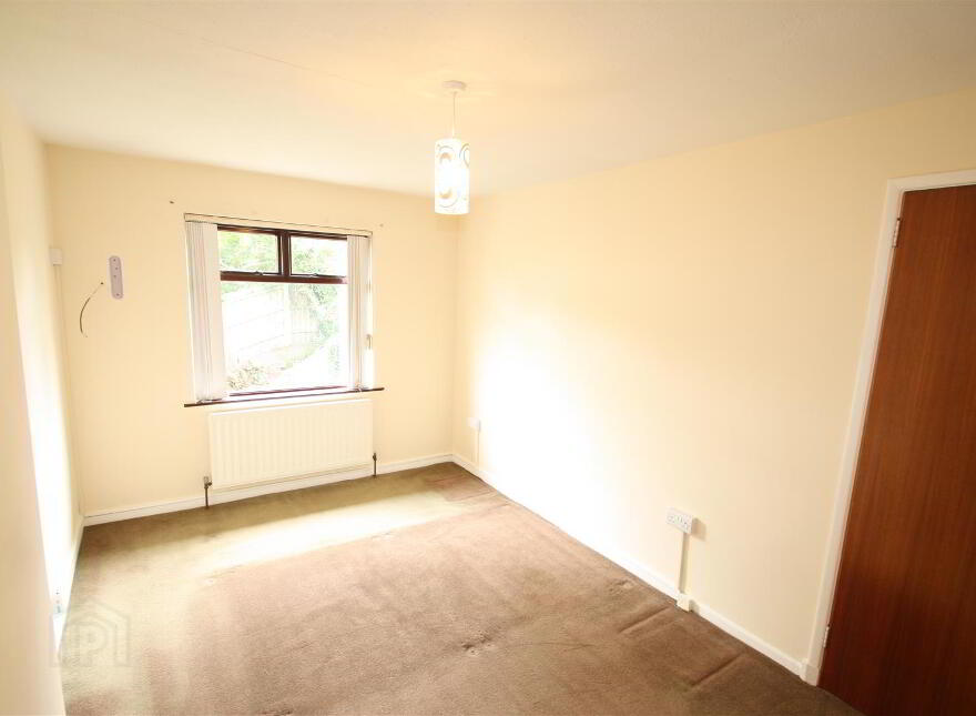 5 Pine Grove, Ballynahinch, BT24 8EW