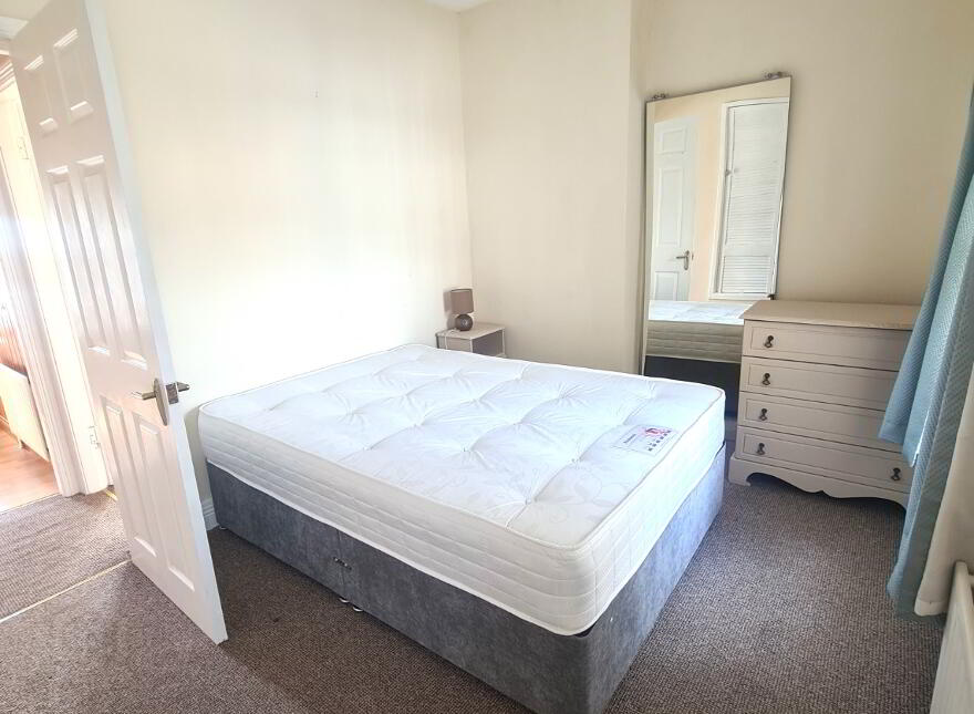 Roulston Avenue, Waterside, L'Derry, BT47 6EW