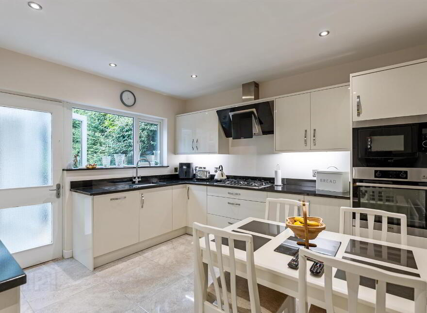 3 Willowbank Crescent, Upper Knockbreda Road, Belfast, BT6