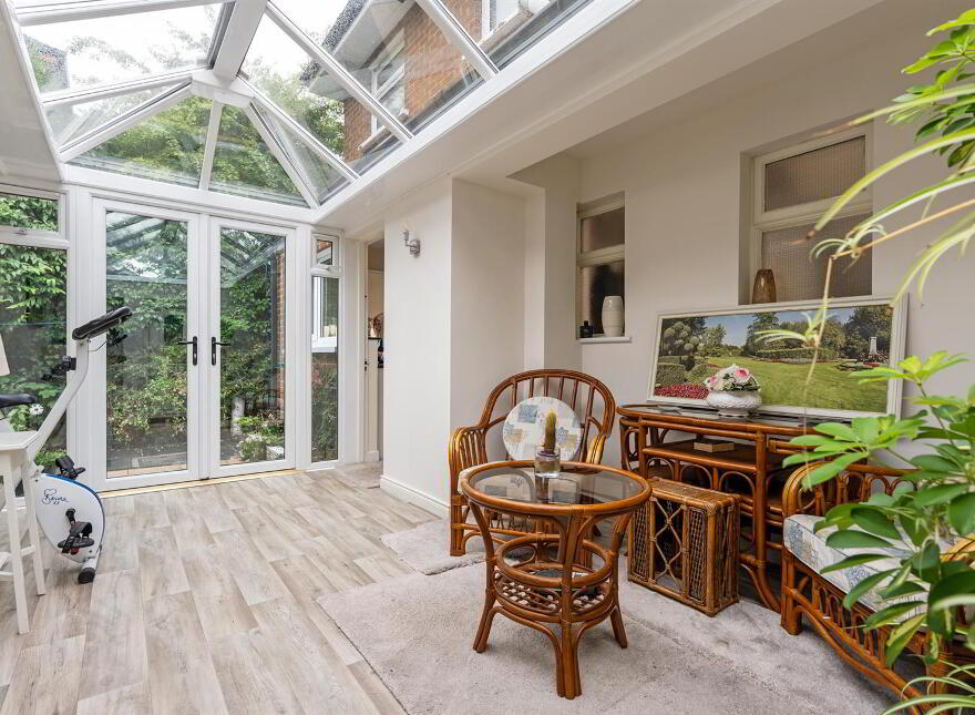 3 Willowbank Crescent, Upper Knockbreda Road, Belfast, BT6