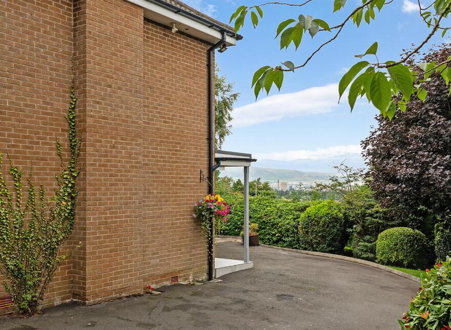 3 Willowbank Crescent, Upper Knockbreda Road, Belfast, BT6