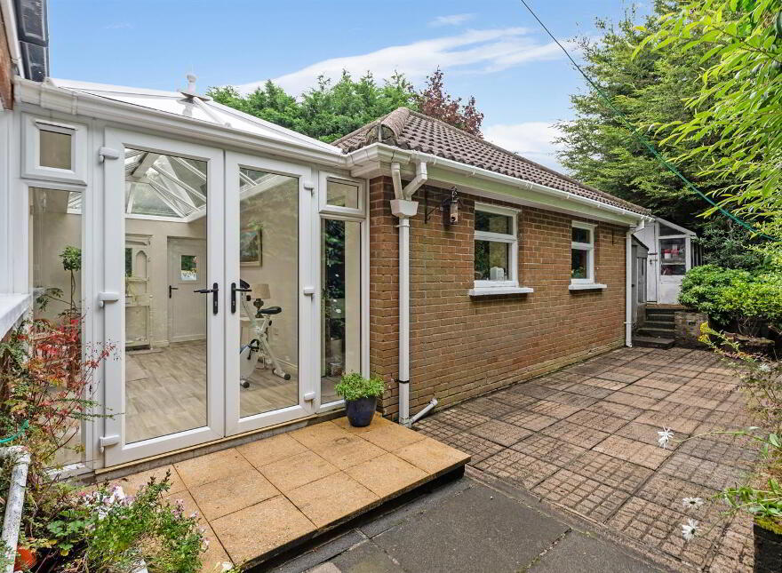 3 Willowbank Crescent, Upper Knockbreda Road, Belfast, BT6