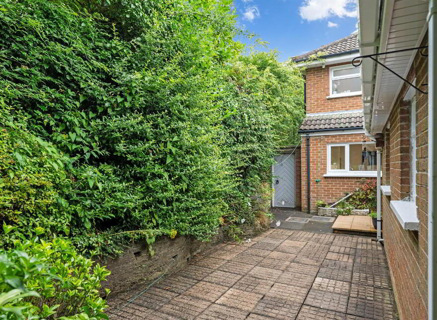 3 Willowbank Crescent, Upper Knockbreda Road, Belfast, BT6