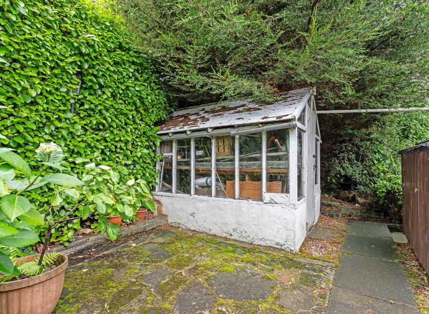 3 Willowbank Crescent, Upper Knockbreda Road, Belfast, BT6