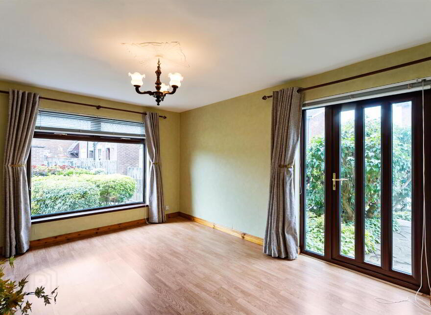 15 Lenamore Park, Newtownards, BT23 8NL