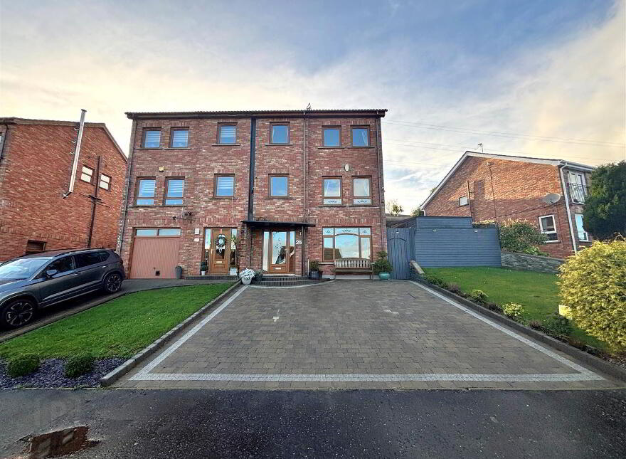25 Lyndhurst View Avenue, Belfast, BT13 3XB