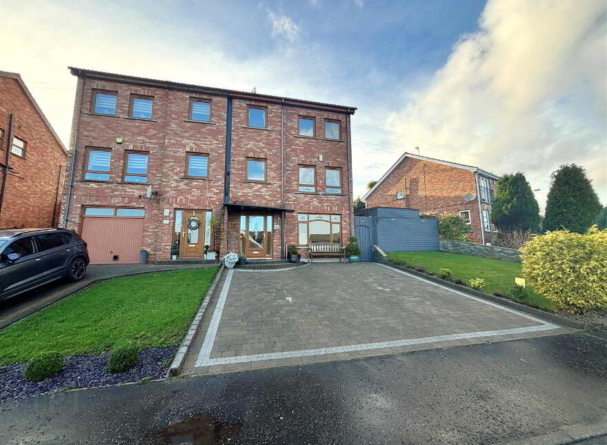 25 Lyndhurst View Avenue, Belfast, BT13 3XB