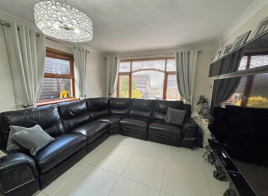 25 Lyndhurst View Avenue, Belfast, BT13 3XB